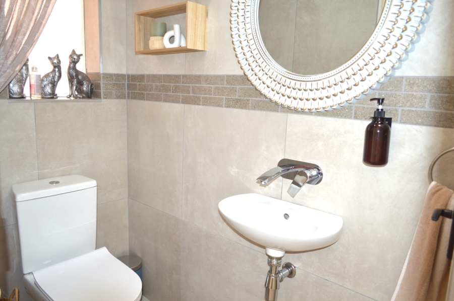 3 Bedroom Property for Sale in Wilkoppies North West